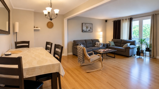 Photo - 24 Forestside Cres