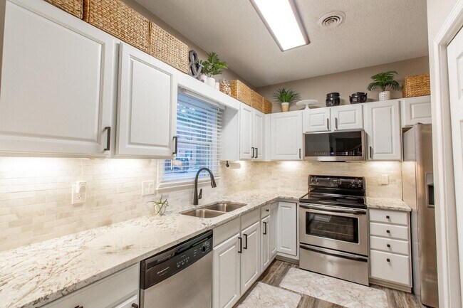 Photo - Beautiful 2 Bed, 2.5 Bath Condo in Johnson City