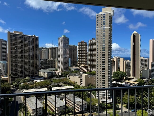 Building Photo - Summer Palace, next to Convention Center, ... Rental