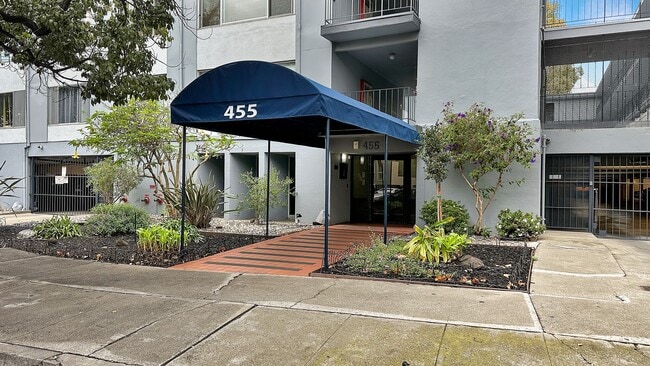 Photo - Large 1 bed 1 bath Nestled in Grand Lake Neighborhood Unit 205