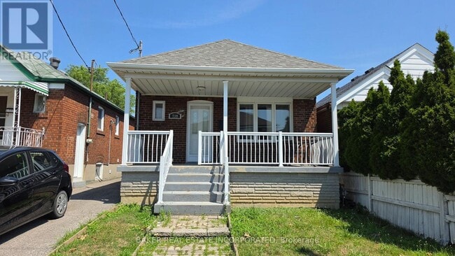 Photo - 739 Vaughan Rd