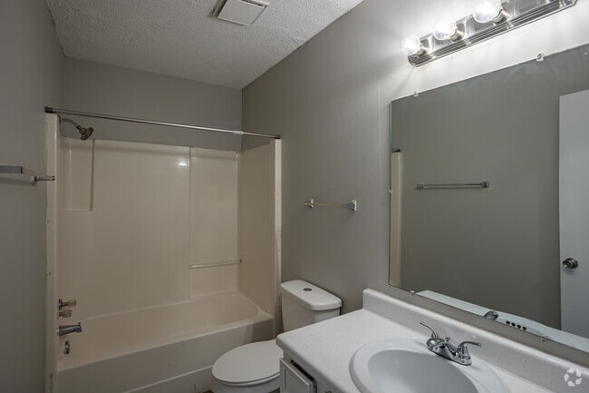 2BR. 1.5BA - 1100SF - Bathroom