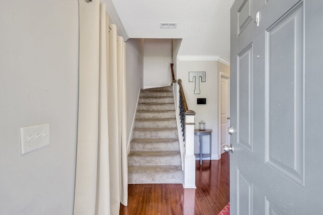 Photo - 203 Grandview Dr