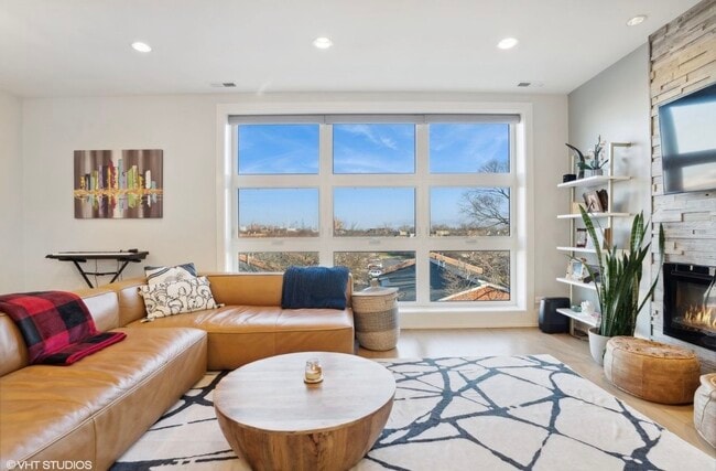 Photo - 1209 E 46th St Unidad 4E