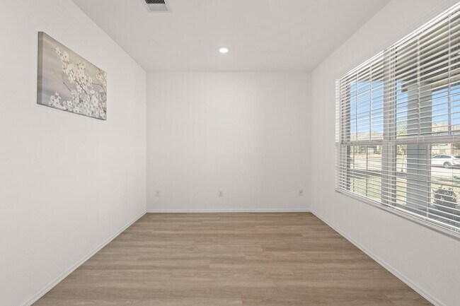 Photo - 5026 Lavaridge Dr