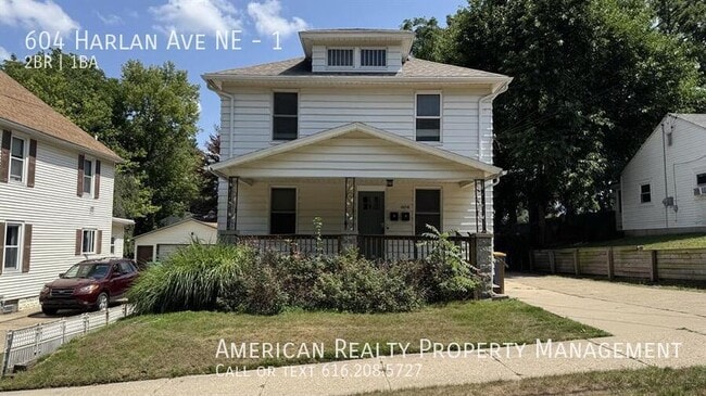Building Photo - 604 Harlan Ave NE Unit 1