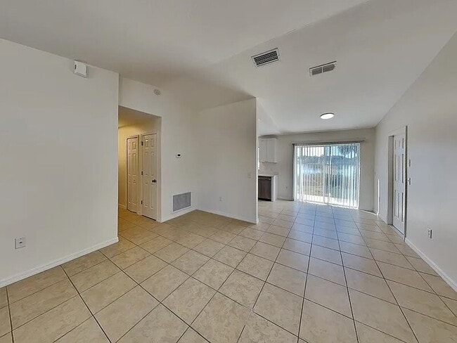 Photo - 374 Willow Song Ct