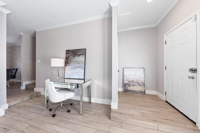 Photo - 7700 Creekbend Dr Unidad 30