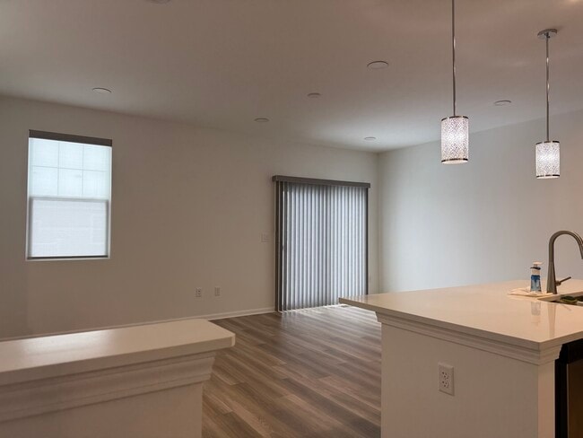 Photo - 287 Kingsport Dr