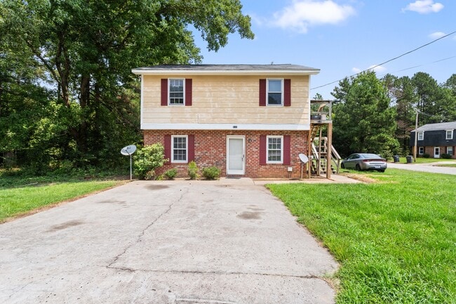 Building Photo - 2600 Mallard Ct