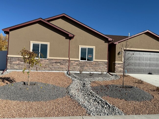 Building Photo - Brand New 4 bedroom, 2 bath, 2 car garage ...
