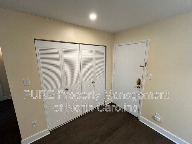 Photo - 1323 Queens Rd Unit 218