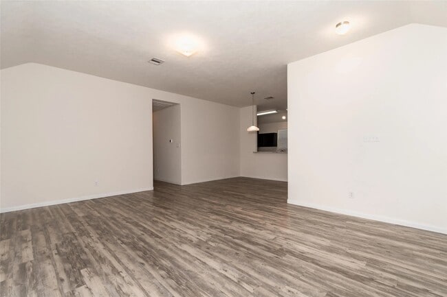 Photo - 699 Fallow Ln