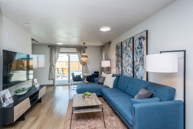 Kingsburg Villas