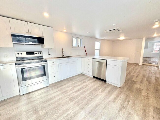 Photo - 287 St John St Unit 1