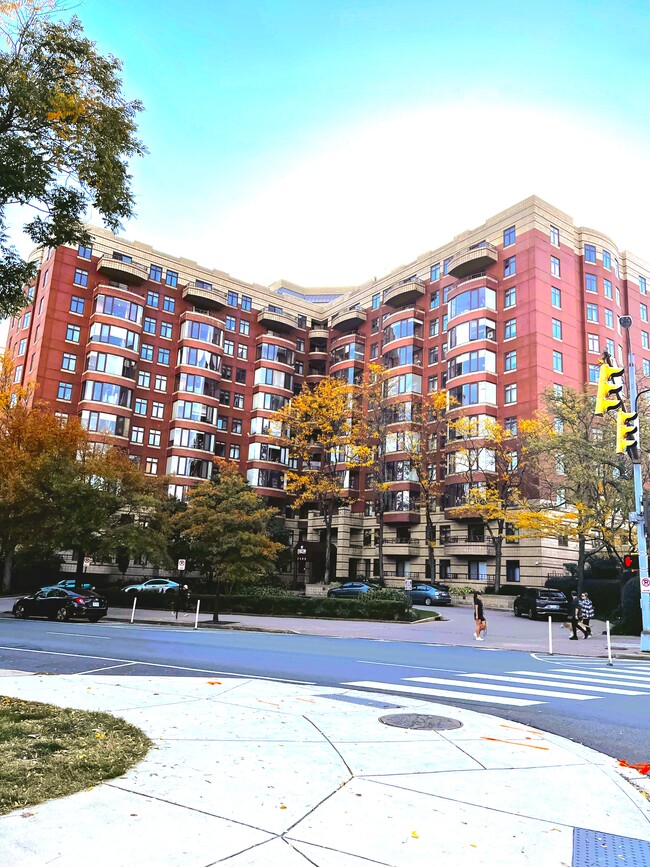 Photo - 2400 Clarendon Blvd Condo Unit 00