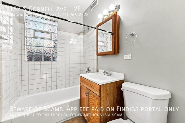 7152 S Cornell Ave Unit 2E