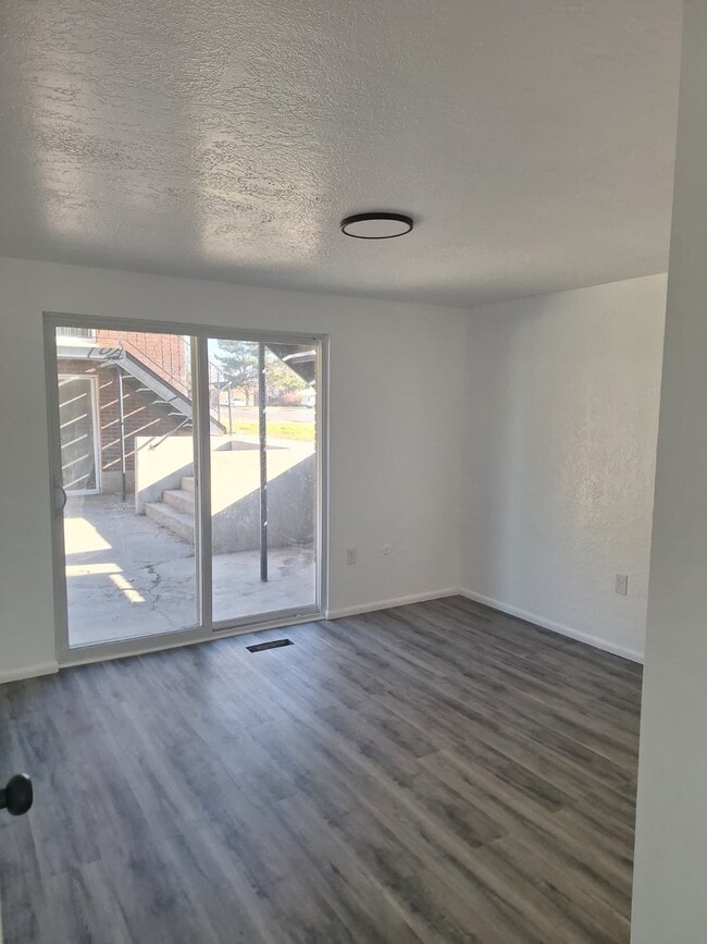 Photo - Roy 4-plex 2014 Unidad 3