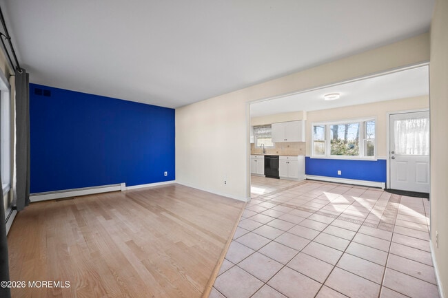 Photo - 573 Lloyd Rd