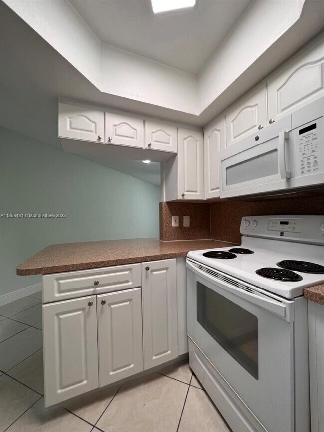 Photo - 8323 Lake Dr Unidad 102