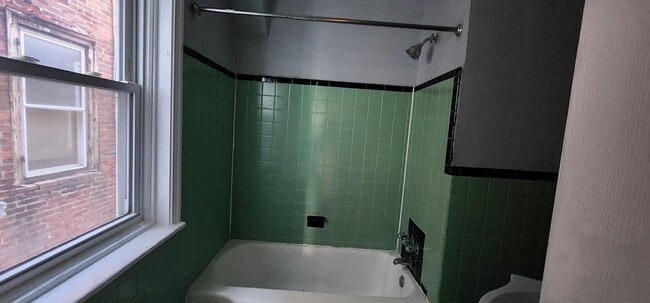 Photo - 5247 Spruce St