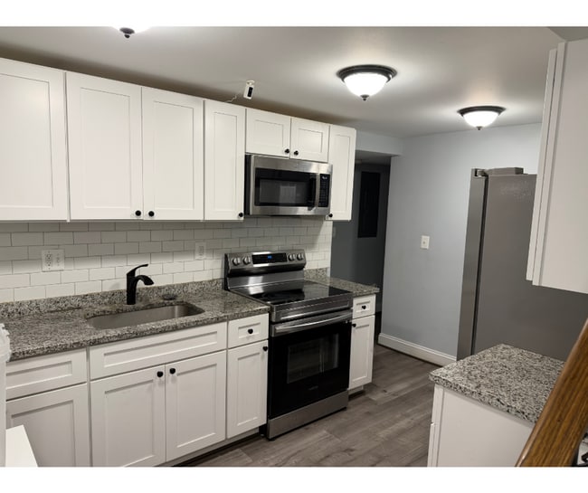 6504 Armstrong Ave Unit 3D AVAILABLE $650 3D