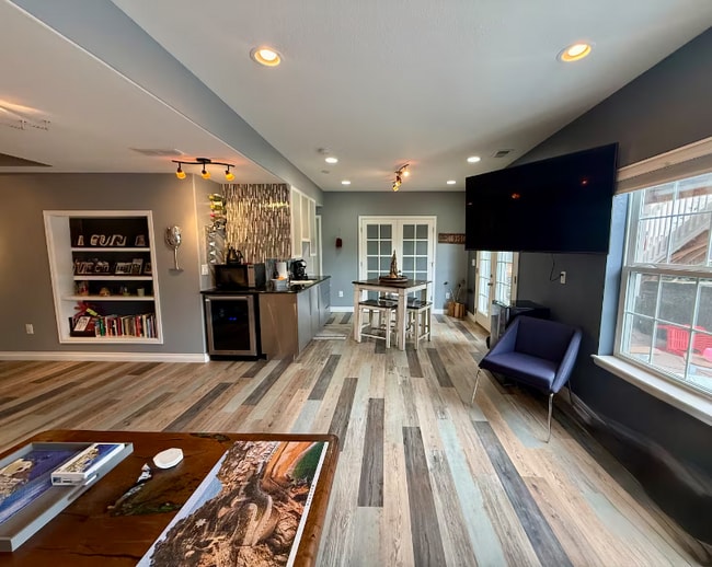 Building Photo - 8610 Zircon Way Unit Walk-Out Basement Rental