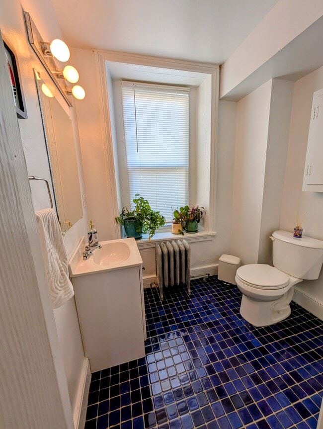 Photo - 154 Gay St