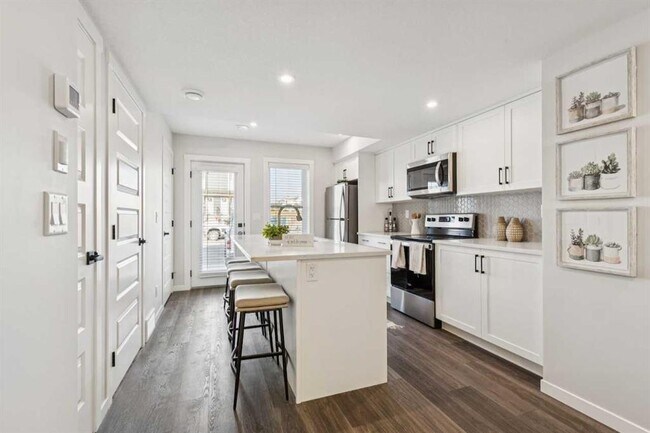 135-1135 Mahogany Parade SE