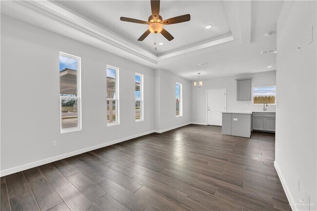 Photo - 33 Medina Drive Service Rd Unit 1