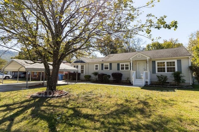 Building Photo - 3308 Center St