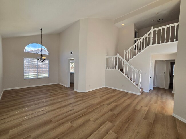 Photo - 2007 Willowbrook Ave