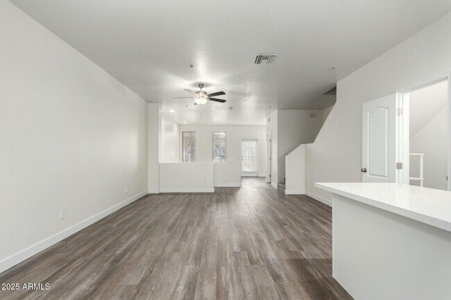 111 W Beth Dr