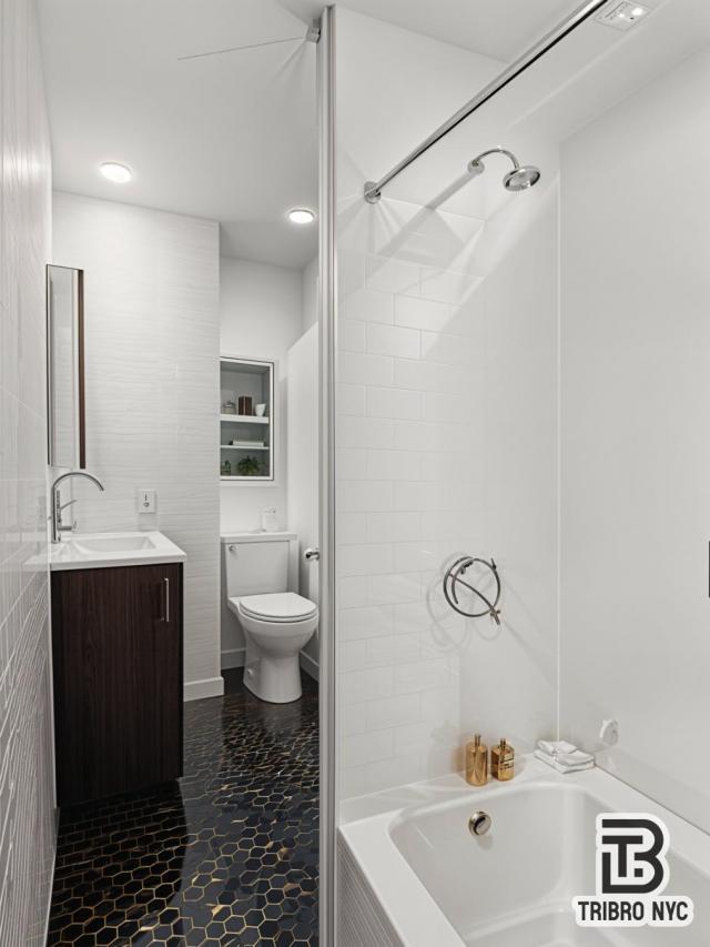 Photo - 3 bedroom in ARVERNE NY 11692 Unit 2