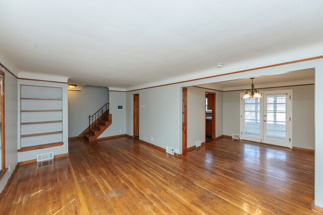 Photo - 3827 Covington Rd