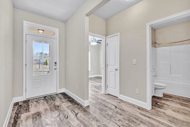 Photo - 113 Fourstar Ln