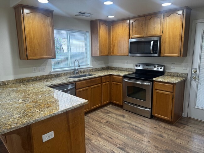 Photo - 113 Little Butte Dr