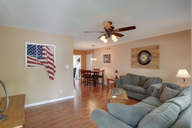 Photo - 1712 Stratford Dr