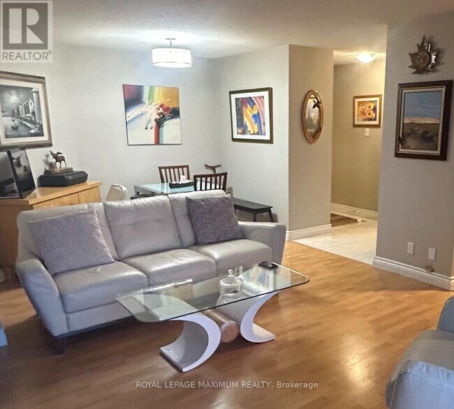 Photo - 61 Markbrook Ln Unité 811