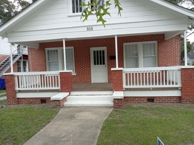 Building Photo - 313 S Summit St