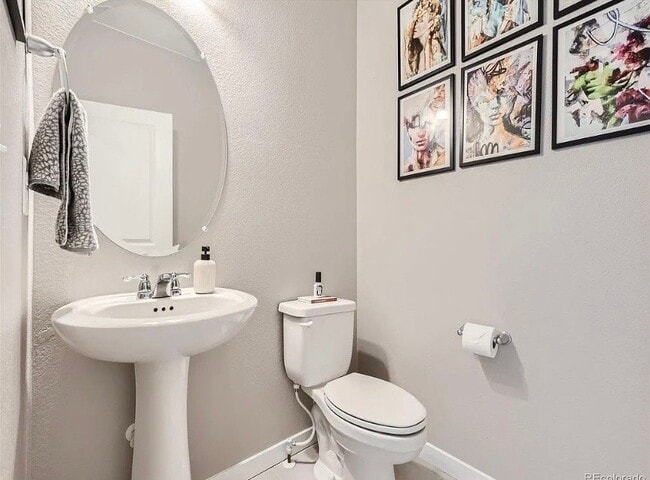 Photo - 723 Quatar St