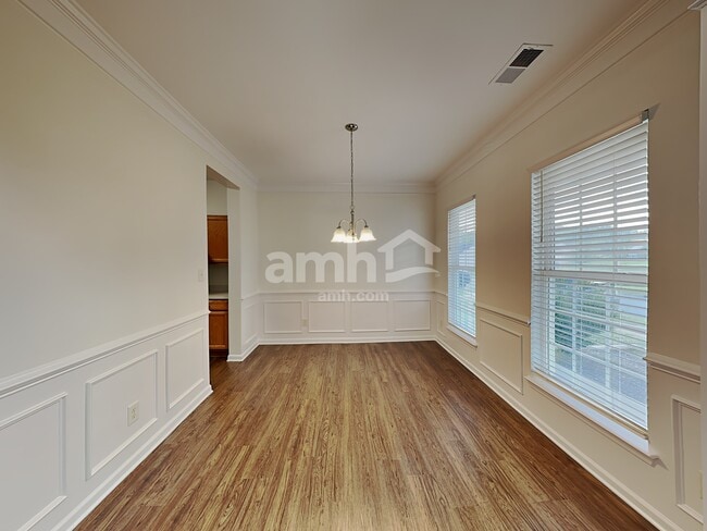 Photo - 2001 Tiger Eye Ave