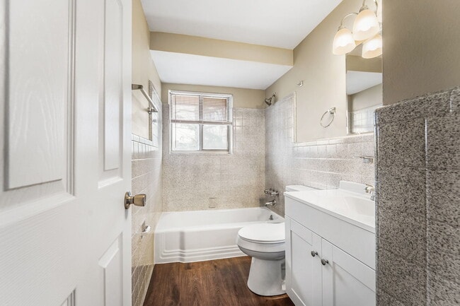 Photo - Cavalier Manor Apartments