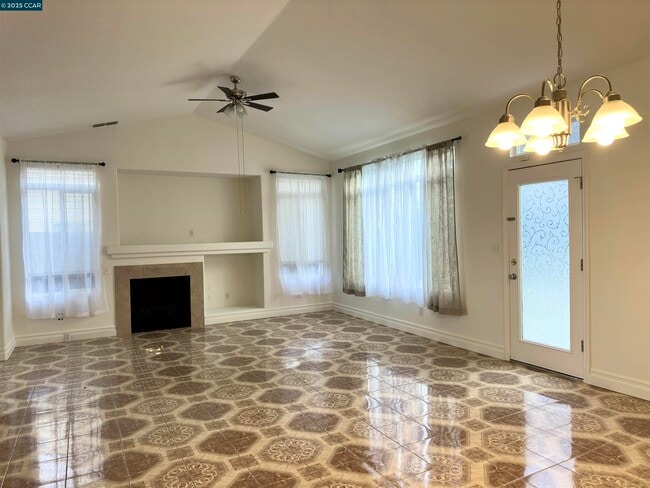 Photo - 111 Steinbeck Ct