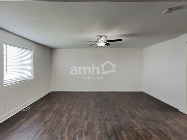 Photo - 574 Fireside Ln