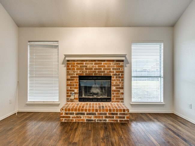 Photo - 1717 Foxfire Rd
