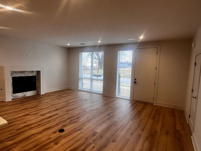 Photo - Argenta! Unit Ste B