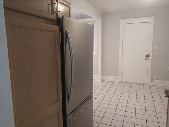 Photo - Nice Newly Remodeled 2Br, 1Bth, 2nd Floor -parking included Unit 2Nd Floor