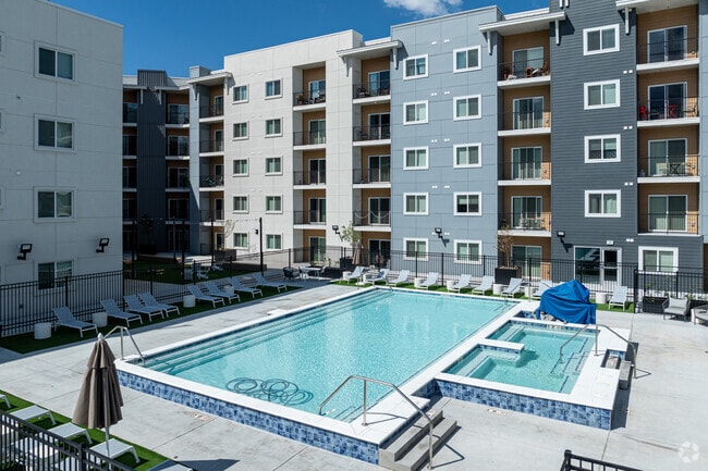 Building Photo - Skyline Peaks Rental
