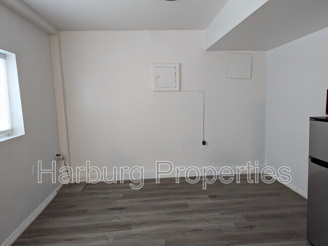 Photo - 2515 Broadway